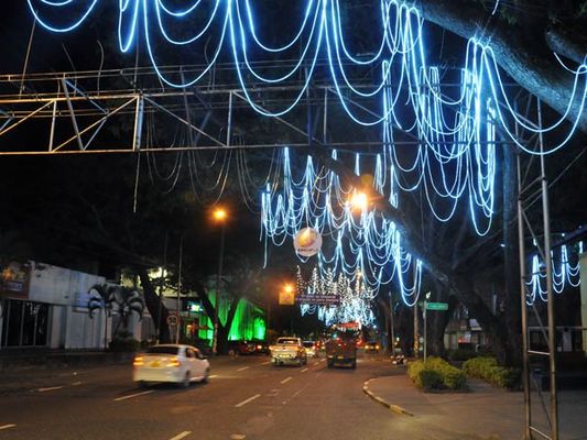 Caleños vuelven a disfrutar sus vías principales, con iluminación en este diciembre
