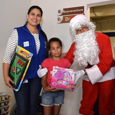 Más de 500 niños de las zonas vulnerables de Cali tuvieron su regalo de navidad