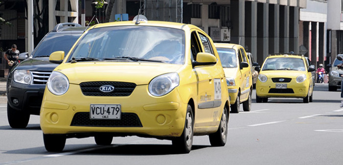 Tránsito reporta orden y respeto en caravana de taxistas