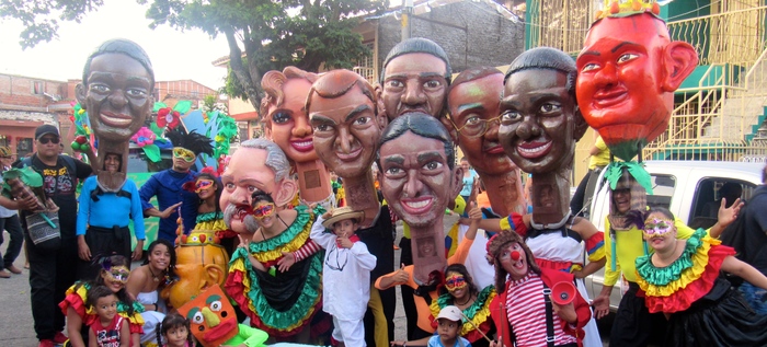 Habitantes de la Comuna 9 protagonizaron su propio carnaval
