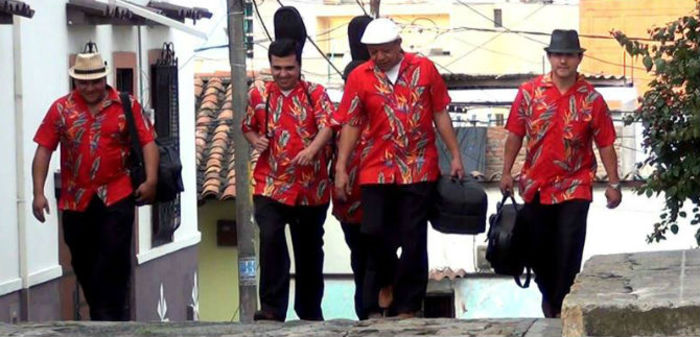 Música tradicional Cubana 4 y Son en los Jueves del Samán