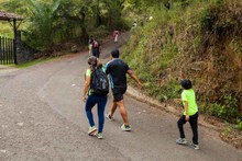 Rodeados de naturaleza los caleños recorrieron los senderos que atraviesa la caminata gratuita ‘ruta Pance’