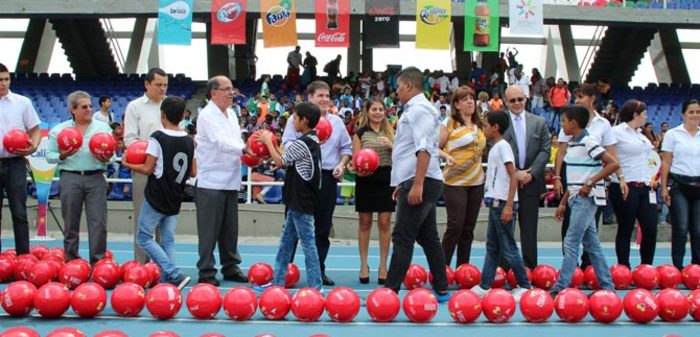 Privados apoyan programa de escuelas de iniciación y formación deportiva de la Alcaldía