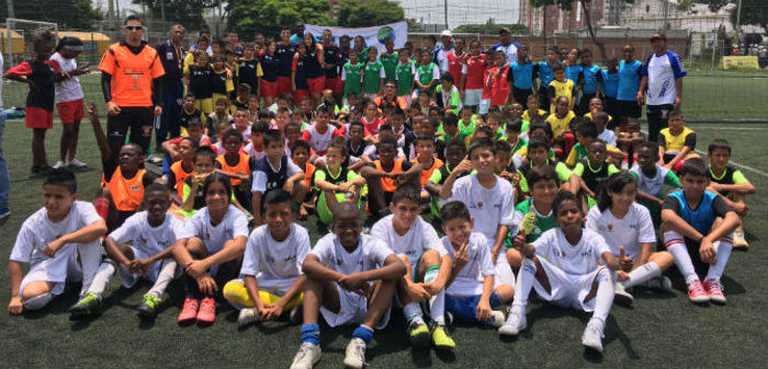 450 niños de Cali disfrutaron del primer festival de fútbol 3 organizado por FIFA y Secretaría del Deporte