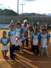 Más de 200 niños participaron en el Festival de Tenis de Campo