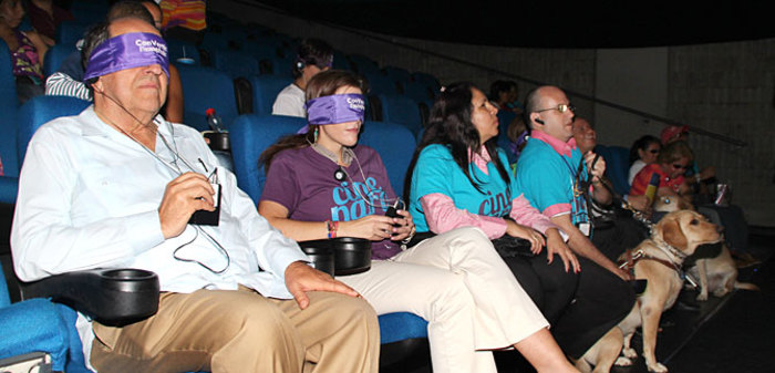 Cali es inclusiva con cine gratis para discapacitados visuales y auditivos