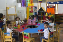 Gobierno Armitage enfoca su programa de inversión social en la educación