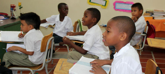 Educación Municipal controla listas de útiles escolares en colegios privados