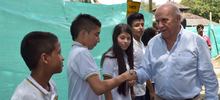 Alcalde Armitage acompaña recorrido del Ministerio de Educación por I.E.O. Eustaquio Palacios