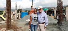 Alcalde Armitage verifica junto a medallista Jackeline Rentería los avances de la obra del CDI de Siloé
