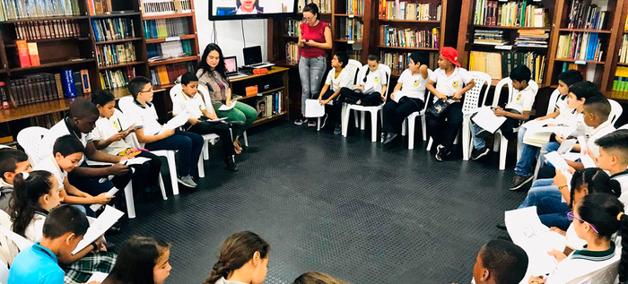 Tertulias literarias entre estudiantes de Antioquia y Valle del Cauca enriquecen la interacción educativa
