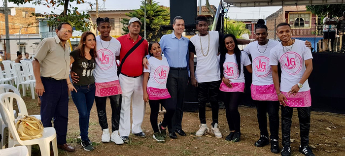 Niños y jóvenes de la Comuna 13 se integraron en jornada de música, dulces y cultura