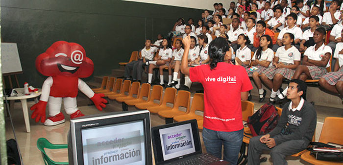 Programa En TIC Confío llegó a los alumnos de cinco instituciones de Cali