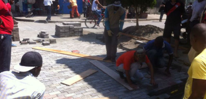 Alcalde inspeccionará obras de adoquín con mano de obra de jóvenes en alto riesgo