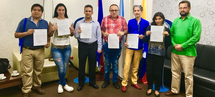 Tres cubanos, dos bolivianos y una española se nacionalizan colombianos ante el director jurídico de la Alcaldía