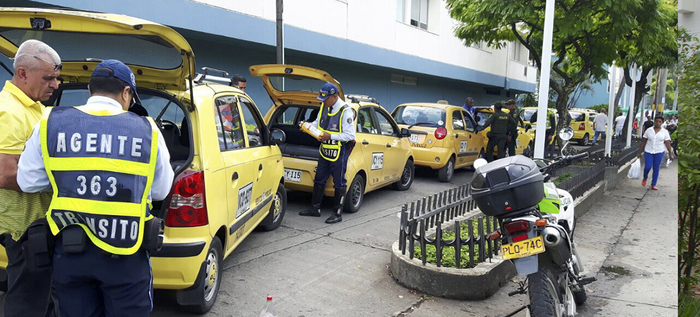 Secretaría de Movilidad continua operativos de control a pistas de taxis en Cali