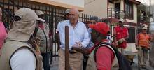 Con recorrido a pie por la comuna 5, alcalde Armitage retoma visitas a los territorios de Cali