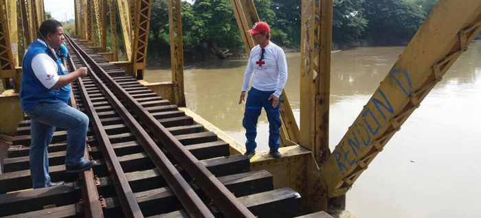 Con Cruz Roja y Defensa Civil sigue búsqueda de menor ahogado en el río Cauca