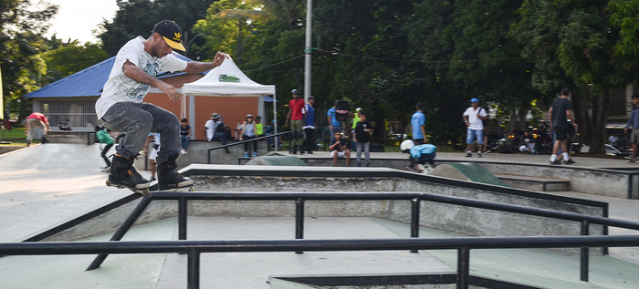 Los jóvenes caleños se toman los parques de la ciudad con deportes extremos