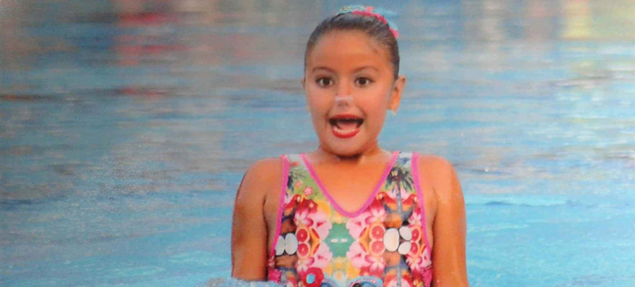 En Estados Unidos, caleña de 9 años se coronó triple campeona de nado sincronizado