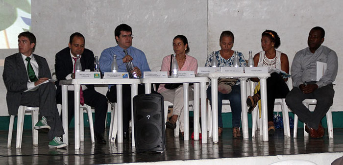 Ante habitantes de la comuna 1,  Director de Hacienda expuso presupuesto de 2015
