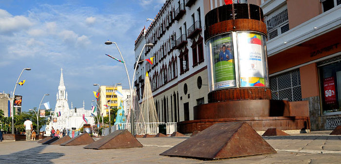 Bolardos del Paseo de la Avenida Colombia serán retirados