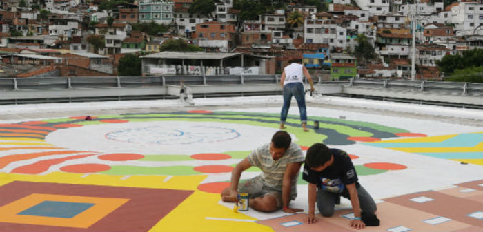 IPS Siloé estrena mural en su terraza como parte de la Bienal de Muralismo
