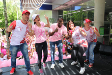 Con zumba rosa, caleñas bailaron contra el cáncer de seno