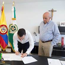Alcalde Armitage presenta al nuevo secretario de Seguridad y Justicia de Cali, Andrés Villamizar