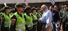 Alcalde Armitage le presenta a los caleños 438 nuevos policías que llegan a reforzar la seguridad de Cali