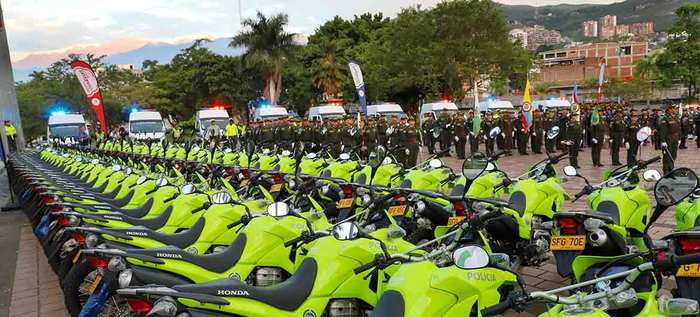 Alcalde Armitage entrega 139 vehículos para reforzar operatividad de la Policía, el Ejército y la Fiscalía