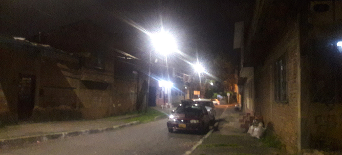 Los barrios caleños siguen siendo iluminados con tecnología LED