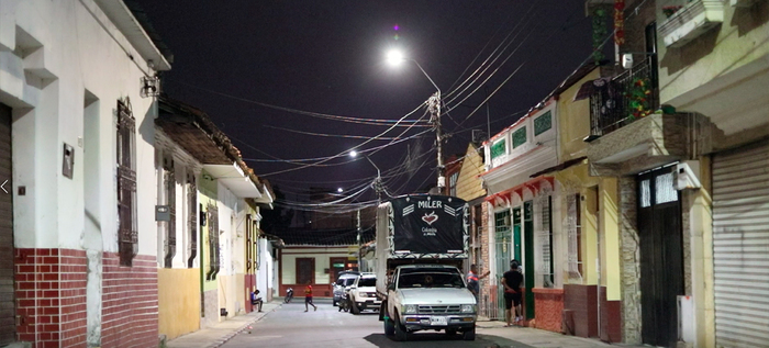 Las luces blancas se tomaron el barrio San Juan Bosco