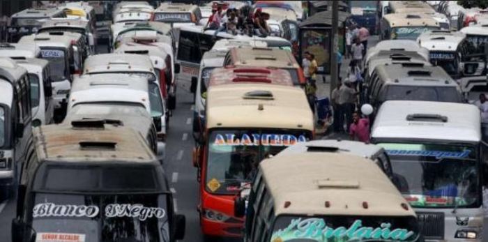 482 buses colectivos se han chatarrizado en 2015 en Cali; 884 en total