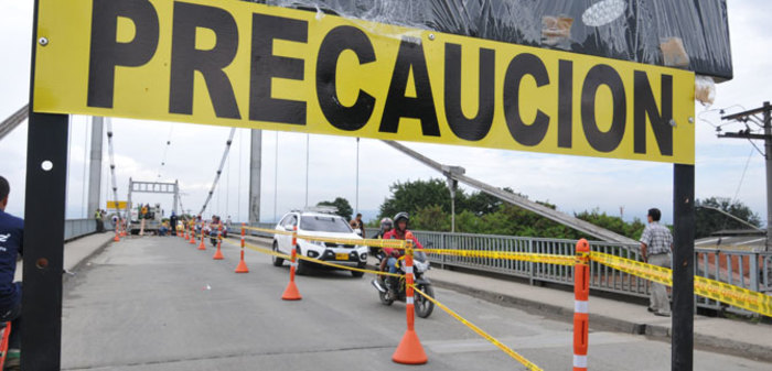 Restricción vehicular en el Puente de Juanchito durará una semana más