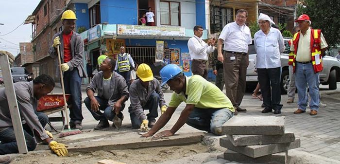 En pavimentación con adoquín trabajan inicialmente 15 jóvenes de Mojica