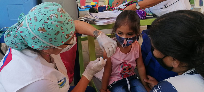 Alcaldía reitera el llamado a la vacunación de los niños y las mujeres gestantes