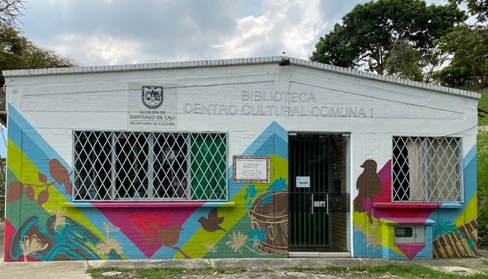 Biblioteca Pública Centro Cultural Comuna 1