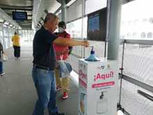 Alcaldía invita a desinfectarse con gel antibacterial en estaciones del MIO