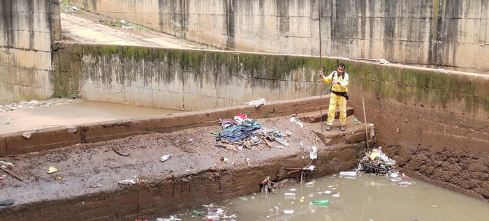 Dagma adelanta jornadas de educación ambiental y limpieza en la quebrada Guarrús