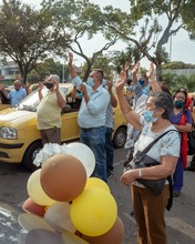 ¡Los taxistas caleños renovaron su fe en el Parque Panamericano!