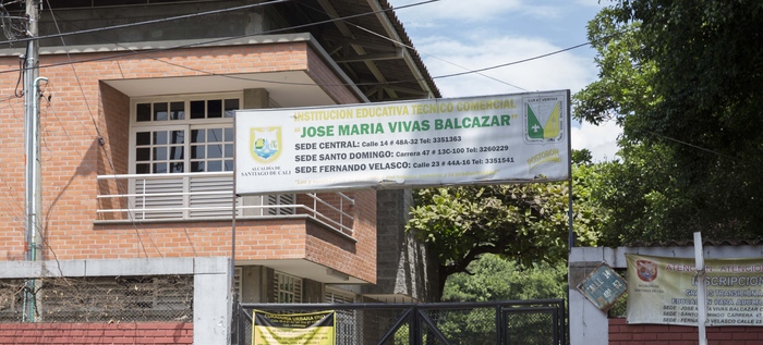 Traslado de estudiantes del colegio José María Vivas Balcázar se hizo por inicio de obras de construcción