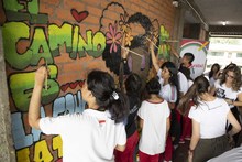La Pintatón de Mi Comunidad es Escuela llenó de color y alegría a la IEO Desepaz