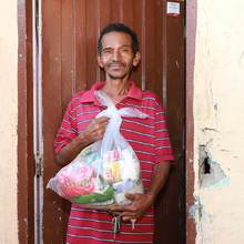 Se entregaron 400 mercados en los barrios San Pascual y El Calvario