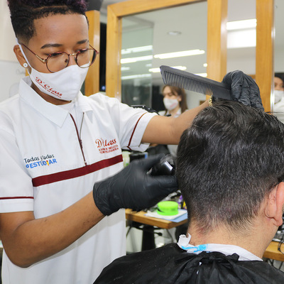 102 beneficiarios de Todas y Todos a Estudiar se certificarán como técnicos en peluquería y maquillaje