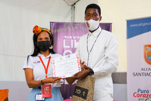 Entre sombreros y turbantes se premiaron los estudiantes ganadores de encuentro de poesía afrocolombiano 