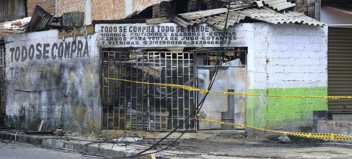 Reacción inmediata de autoridades locales ante incendio en barrio San Nicolás