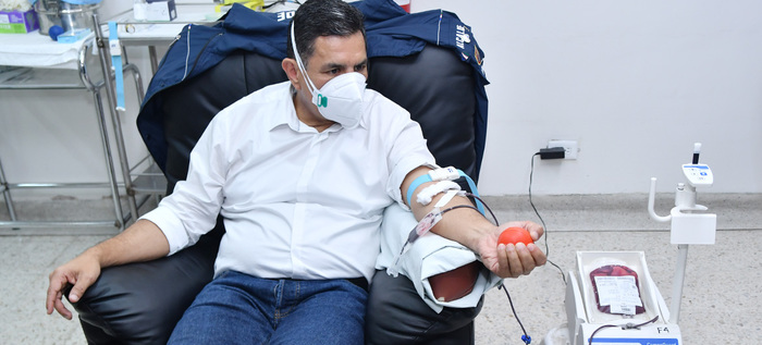 Alcalde Ospina donó sangre para contribuir a guardar la vida