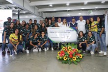 “Ustedes son referente de liderazgo para incentivar el fútbol en las niñas”: alcalde Ospina