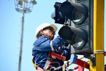 Se instalan 130 dispositivos sonoros en cruces semafóricos peatonales de Cali